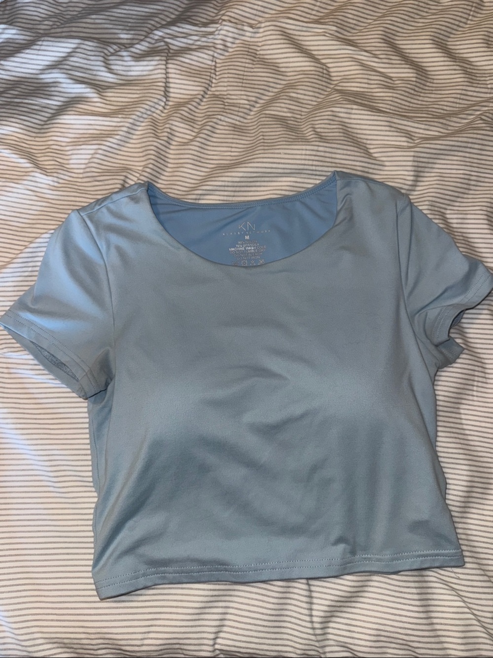 Klassy Network Cropped Tee with built in padding